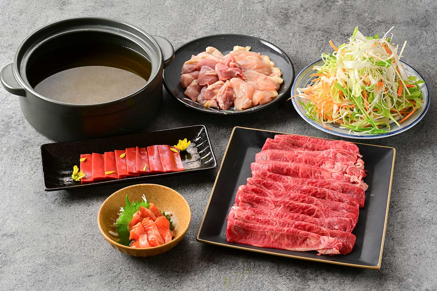 近江牛と近江地鶏のしゃぶしゃぶ